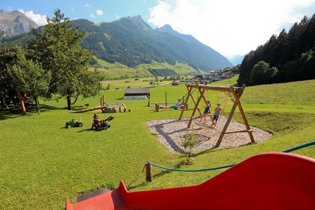 Hotel Ladestatthof à Neustift im Stubaital Extérieur photo